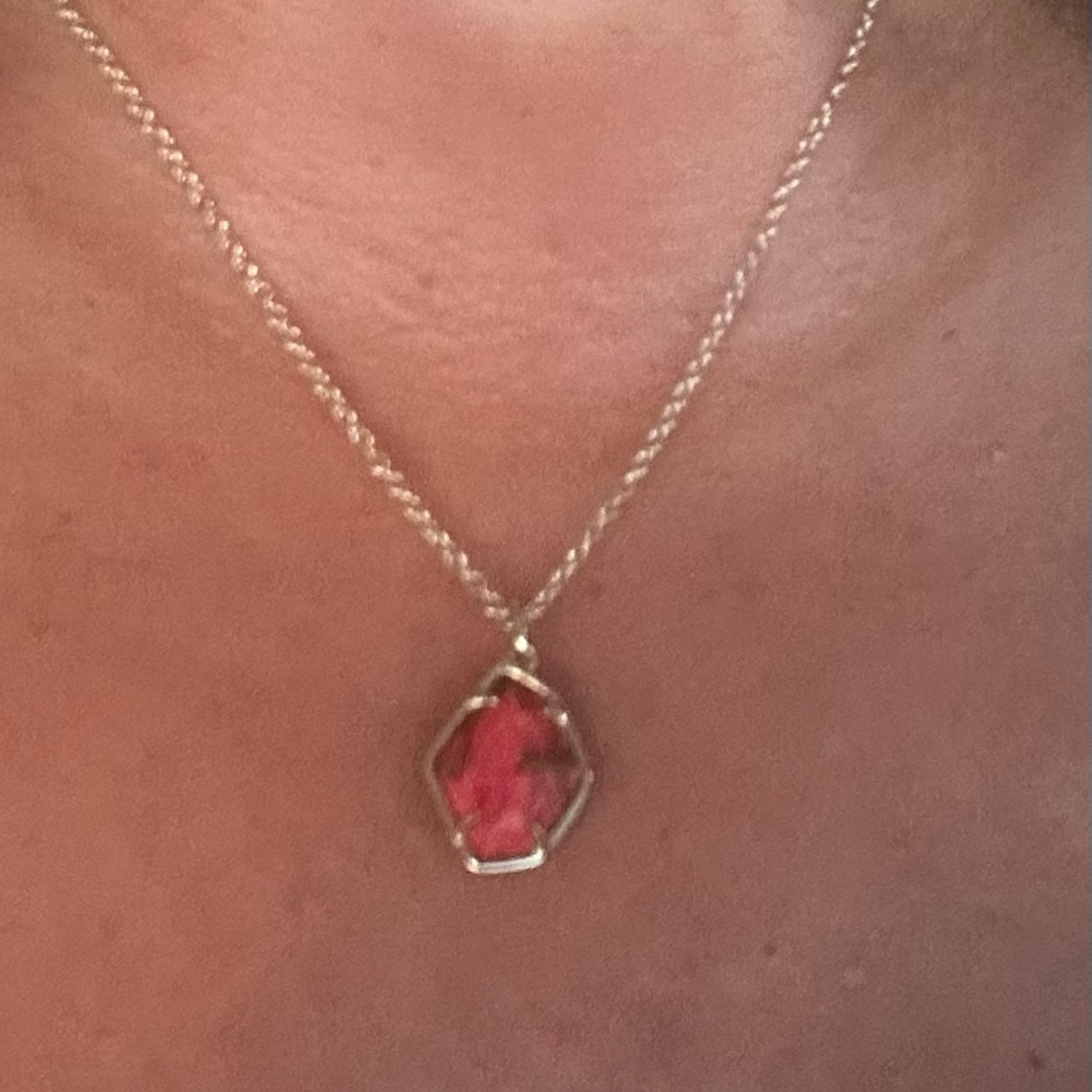 Kendra Scott Necklace - Picture 4 of 8